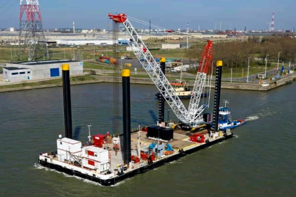 crane barge for charter netherlands belgium uk