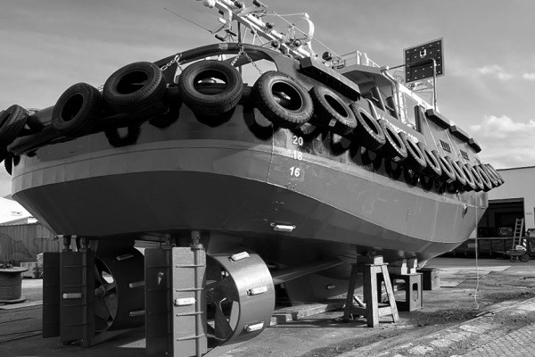 Robert Allan tug boat for sale